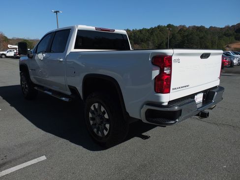 Used 2024 Chevrolet Silverado 2500 LT image 5