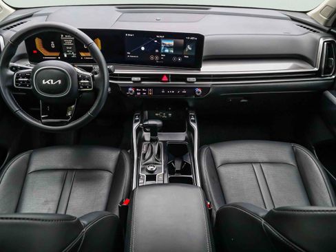 Certified 2025 Kia Sorento S FWD image 19