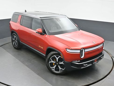 Used 2024 Rivian R1S Adventure AWD/4WD image 13