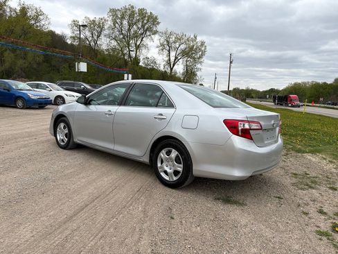 Used 2014 Toyota Camry LE FWD image 12