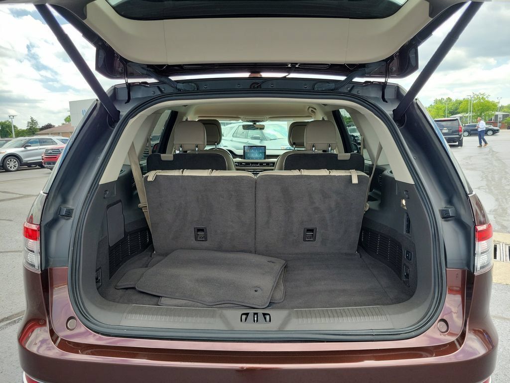 Used 2020 Lincoln Aviator Reserve w/ Elements Package Plus AWD/4WD image 10