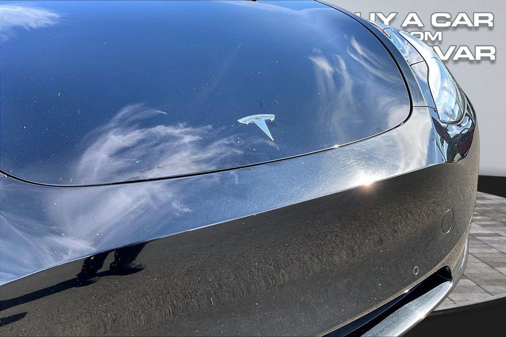 Used 2022 Tesla Model Y Long Range AWD/4WD image 29