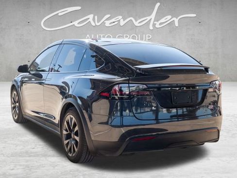Used 2023 Tesla Model X Plaid image 5
