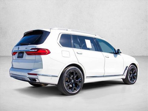 Used 2022 BMW X7 xDrive40i w/ Executive Package AWD/4WD image 5