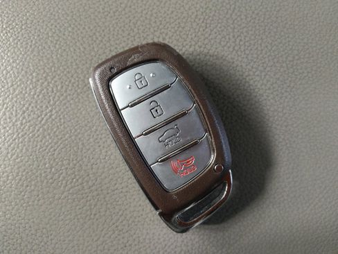 Used 2017 Hyundai Elantra Limited w/ Limited Ultimate Package 05 image 32