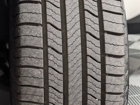 Certified 2020 Ford Escape SEL FWD image 28