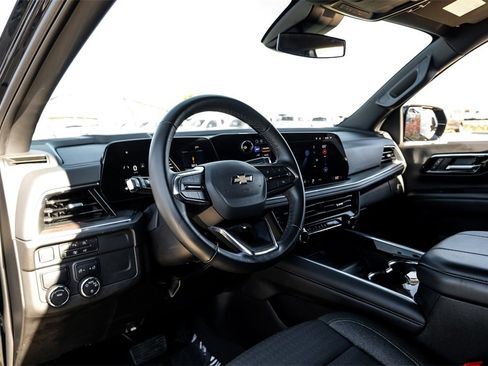Used 2025 Chevrolet Suburban LS image 2