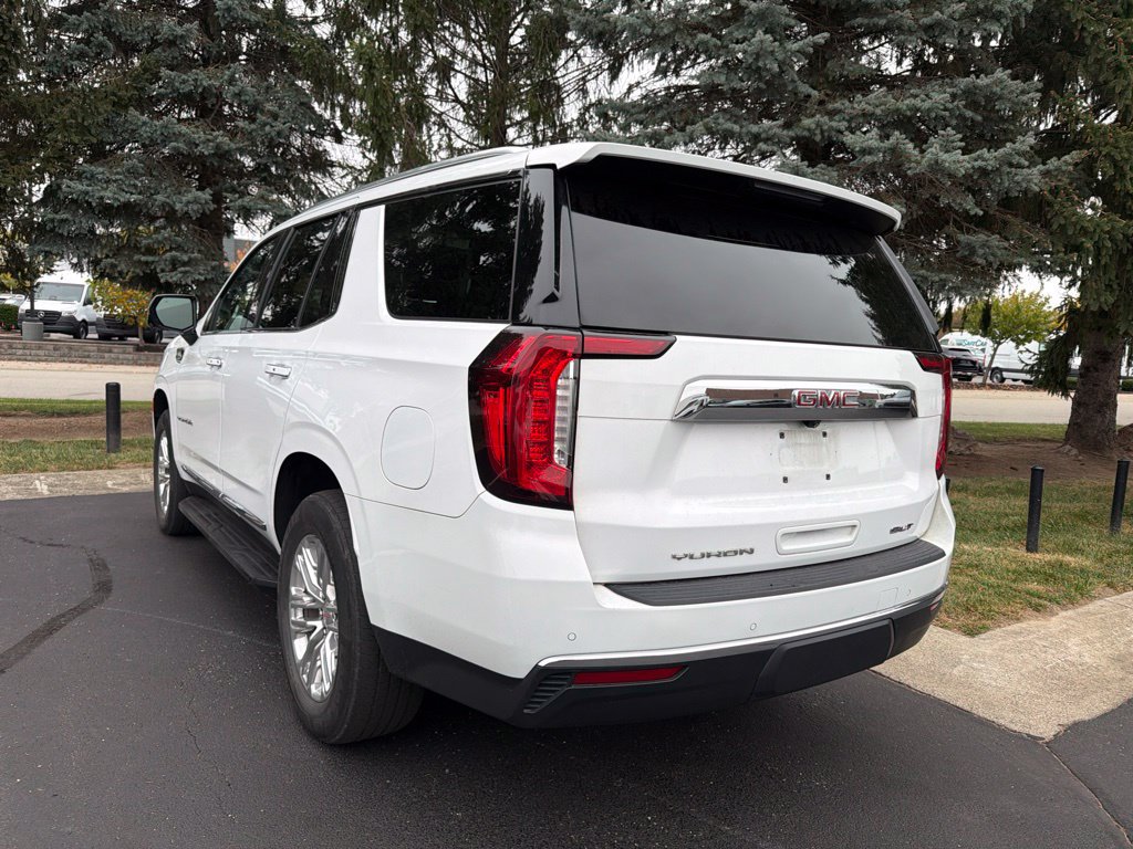 Used 2021 GMC Yukon SLT w/ SLT Premium Package AWD/4WD image 2