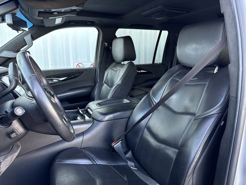 Used 2019 Cadillac Escalade ESV Platinum image 19