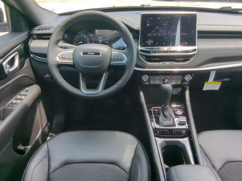 New 2026 Jeep Compass Latitude AWD/4WD image 14