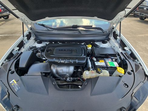 Used 2020 Jeep Cherokee Limited FWD image 30