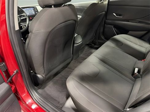 Used 2023 Hyundai Elantra SE image 29