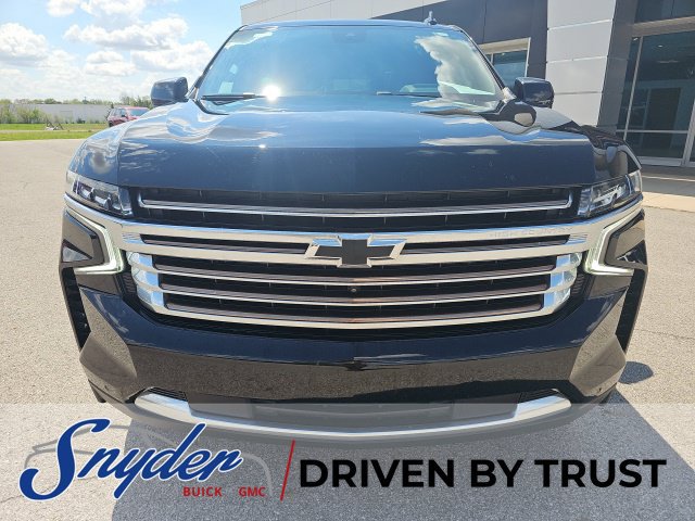 Used 2023 Chevrolet Suburban High Country AWD/4WD image 2