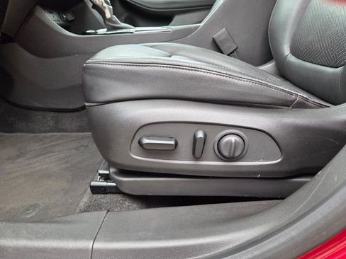 Certified 2021 Buick Encore GX Essence w/ Advanced Technology Package AWD/4WD image 28