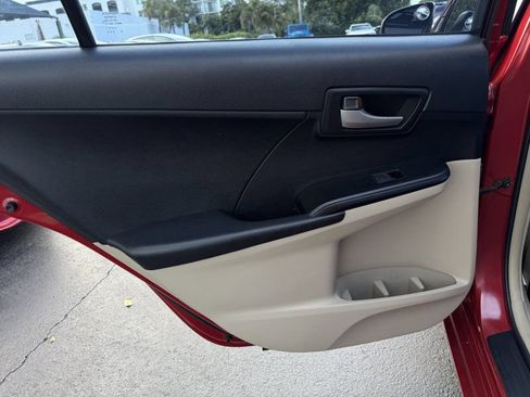 Used 2014 Toyota Camry FWD image 18