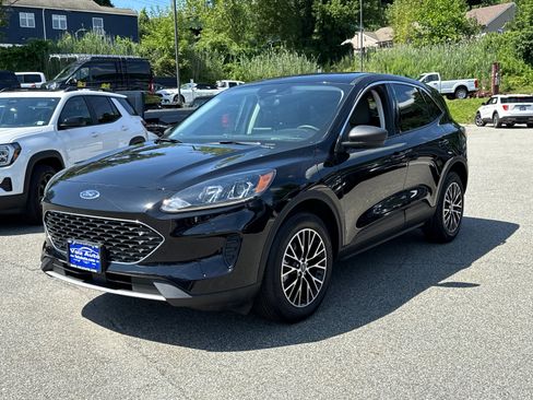 Certified 2022 Ford Escape SE w/ Cold Weather Package FWD image 3