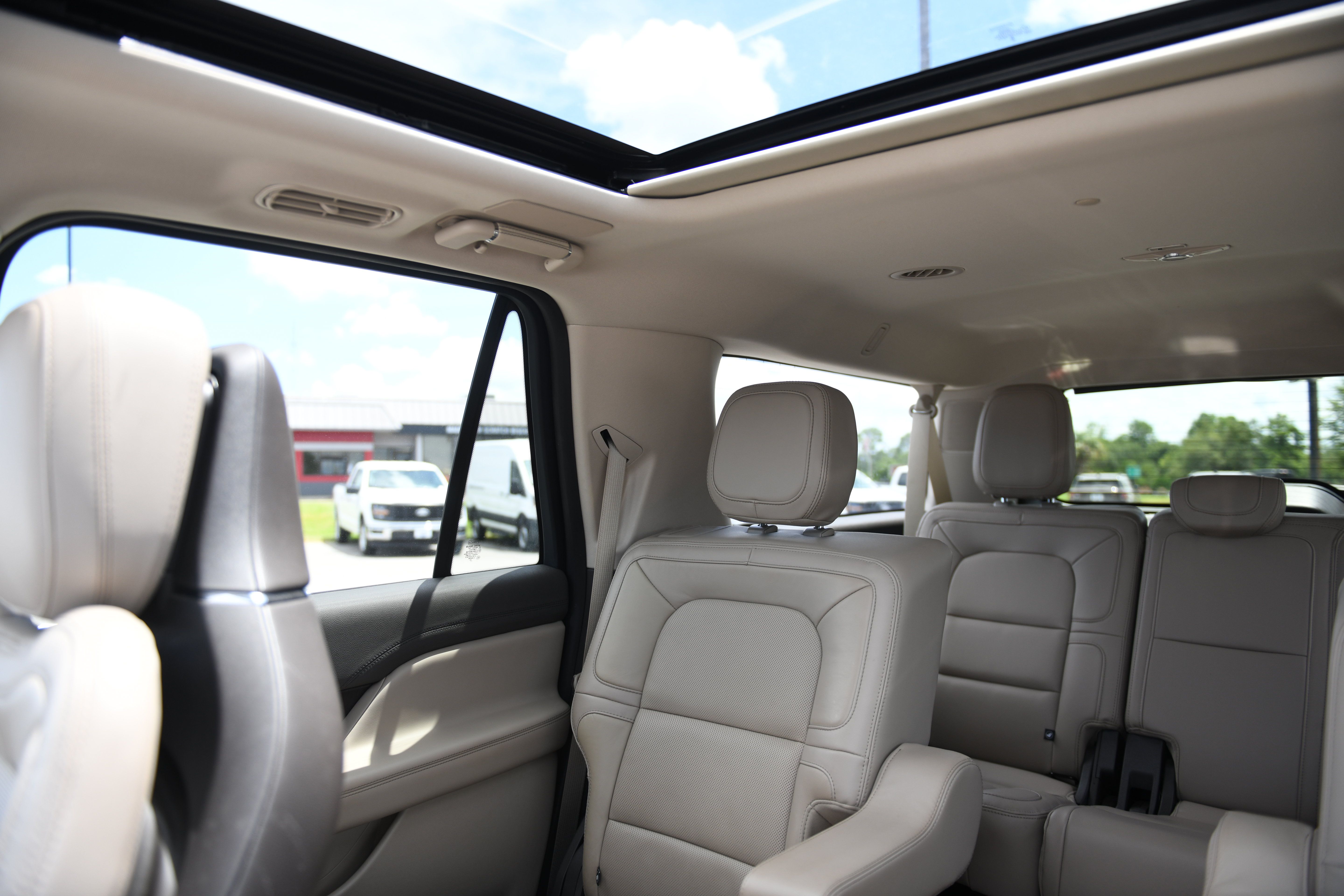Used 2023 Lincoln Navigator L Reserve AWD/4WD image 30