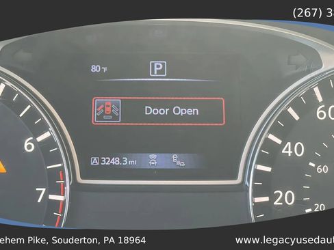 Used 2020 Nissan Pathfinder Platinum FWD image 26