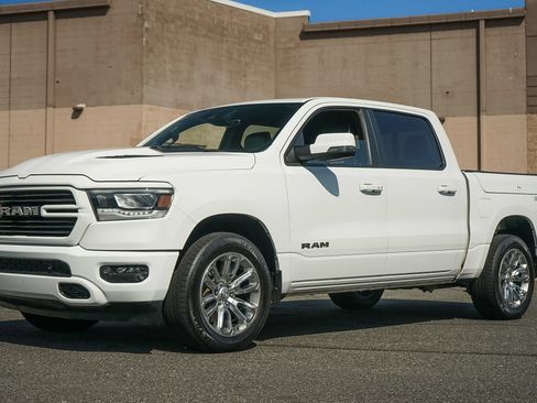 Used 2023 RAM 1500 Laramie AWD/4WD image 2