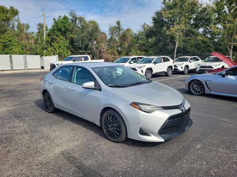 Used 2018 Toyota Corolla LE image 8