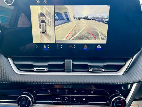 Used 2025 Chevrolet Equinox LT w/ Safety and Technology Package image 13