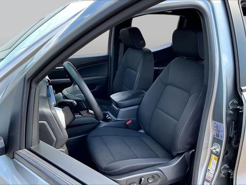 Used 2024 Chevrolet Colorado LT w/ LT Convenience Package II RWD image 8