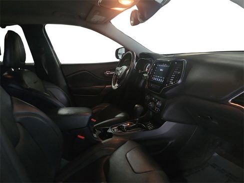 Used 2019 Jeep Cherokee Limited image 20