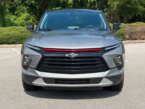Used 2025 Chevrolet Blazer LT w/ Sound & Technology Package FWD image 8