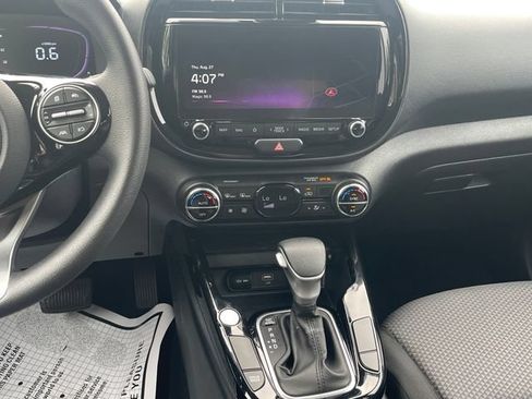 Used 2023 Kia Soul S FWD image 18