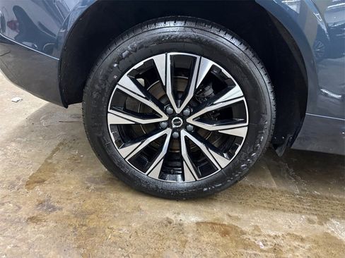 Certified 2023 Volvo XC60 B5 Core w/ Climate Package image 38