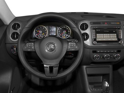 Used 2016 Volkswagen Tiguan S AWD/4WD image 9