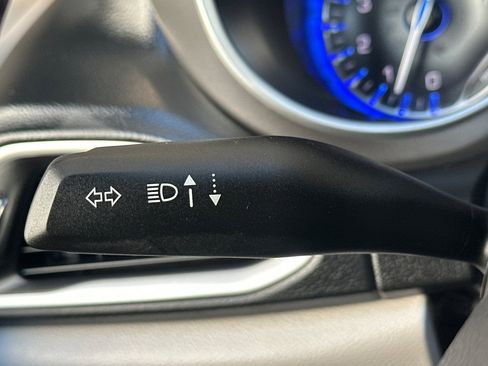 Used 2023 Chrysler Pacifica Touring-L image 38