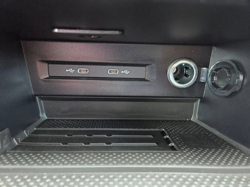New 2026 Volkswagen Taos SE FWD image 16