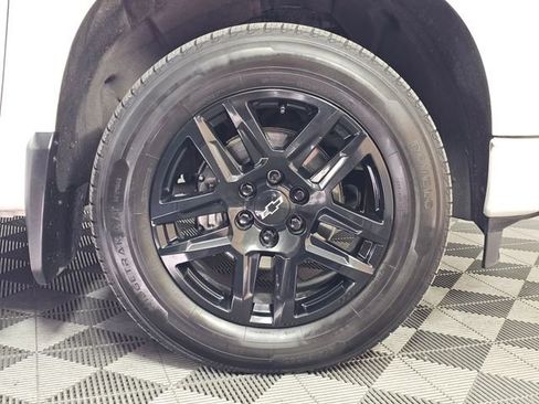 Used 2023 Chevrolet Silverado 1500 RST image 9