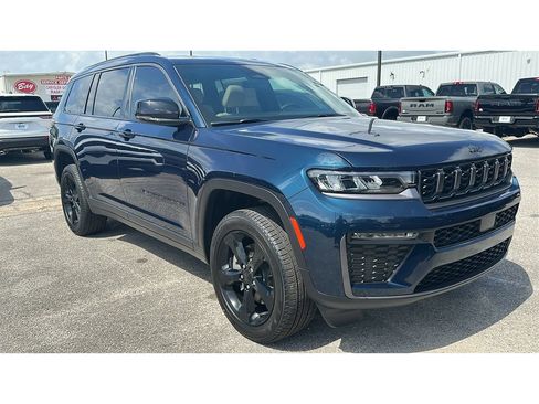 New 2026 Jeep Grand Cherokee L Limited w/ Limited Altitude Package RWD image 8