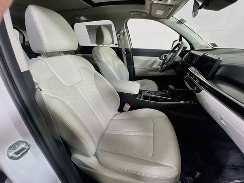 Used 2025 Kia Sorento EX w/ Panoramic Sunroof Package AWD/4WD image 29