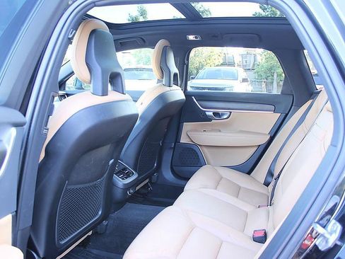 Used 2018 Volvo V90 T5 Cross Country w/ Convenience Package AWD/4WD image 19