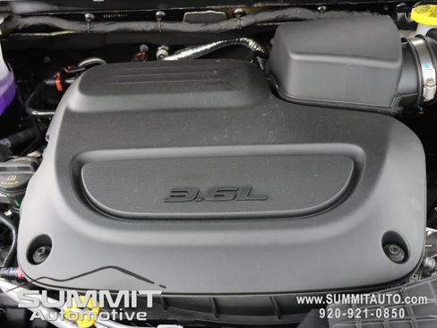 New 2027 Chrysler Pacifica Limited w/ Family Tech Group AWD/4WD image 26