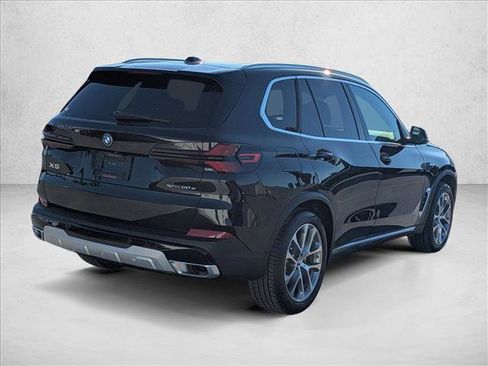 New 2026 BMW X5 xDrive50e w/ Climate Comfort Package image 2