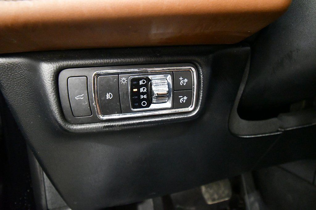 Used 2021 Lincoln Aviator Reserve AWD/4WD image 22