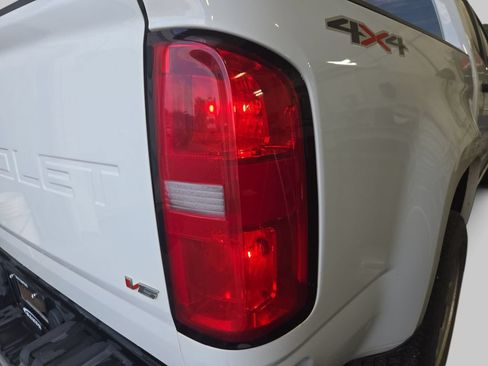 Used 2022 Chevrolet Colorado W/T w/ WT Convenience Package AWD/4WD image 38
