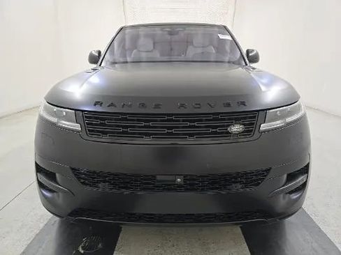 Used 2023 Land Rover Range Rover Sport SE AWD/4WD image 2