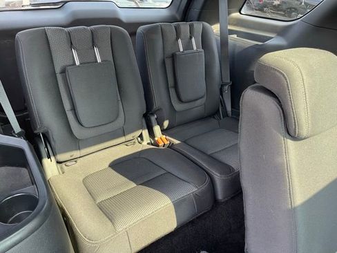 Used 2018 Ford Explorer XLT w/ Equipment Group 201A image 13