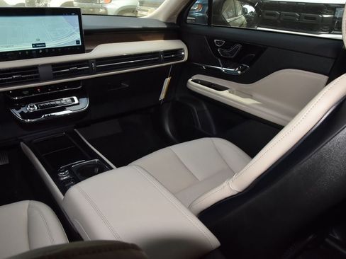 New 2026 Lincoln Corsair Reserve w/ Towing Package image 17