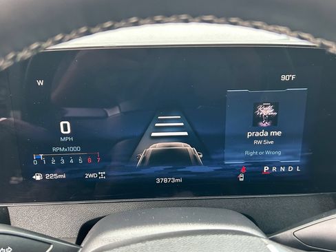 Used 2025 Chevrolet Traverse LT AWD/4WD image 32