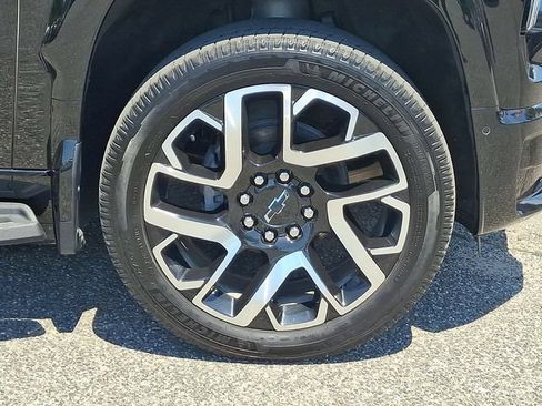 Used 2025 Chevrolet Silverado EV RST AWD/4WD image 27