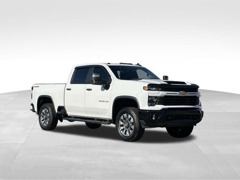 Used 2024 Chevrolet Silverado 2500 Custom w/ Custom Value Package image 6