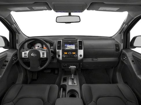 Used 2018 Nissan Frontier PRO-4X AWD/4WD image 11