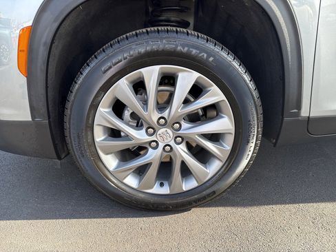 Used 2025 Buick Enclave Preferred image 9