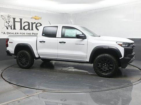 New 2026 Chevrolet Colorado Trail Boss AWD/4WD image 1